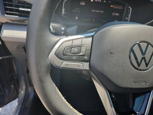 Used 2023 Volkswagen Taos SEL AWD/4WD image 17