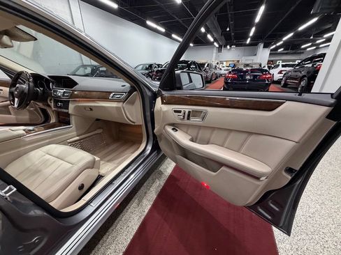Used 2014 Mercedes-Benz E 350 4MATIC Sedan image 42