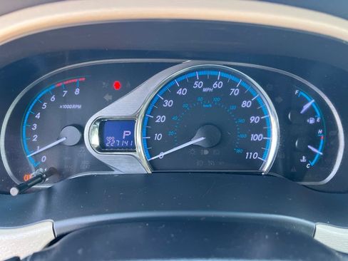 Used 2014 Toyota Sienna XLE FWD image 41
