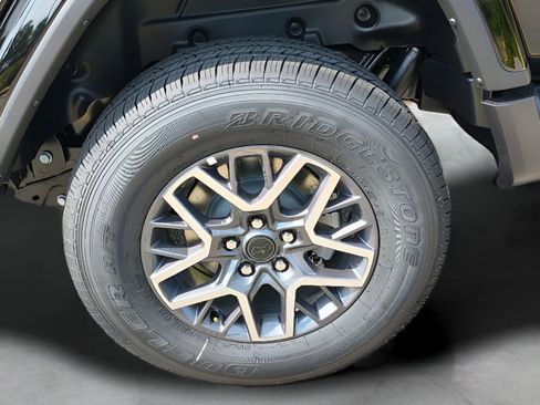 New 2025 Jeep Wrangler Sahara image 31