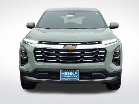 New 2026 Chevrolet Equinox LT w/ Convenience Package II FWD image 2