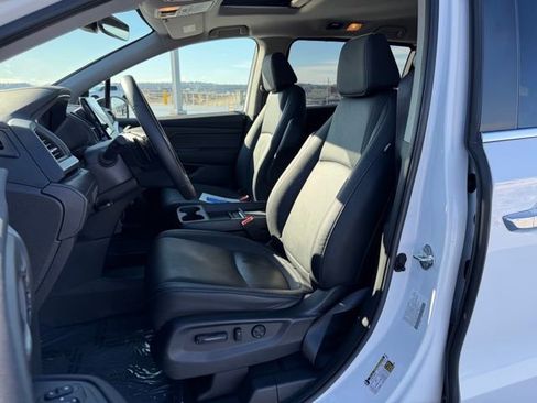 Used 2023 Honda Odyssey EX-L image 13