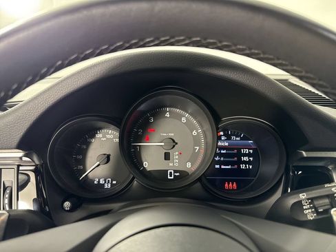 Certified 2024 Porsche Macan w/ Premium Plus Package AWD/4WD image 36