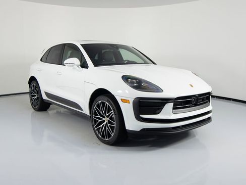 New 2026 Porsche Macan AWD/4WD image 11