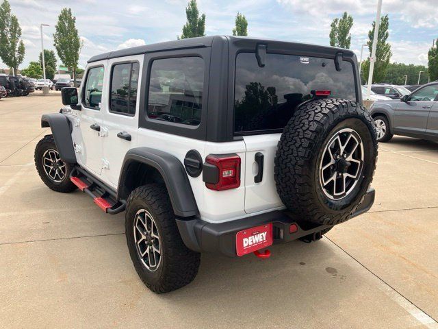 Used 2024 Jeep Wrangler Unlimited Rubicon w/ Convenience Group AWD/4WD image 9