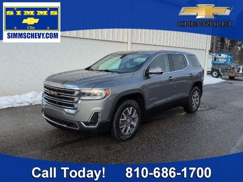 Used 2020 GMC Acadia SLE w/ LPO, Floor Liner Package image 1