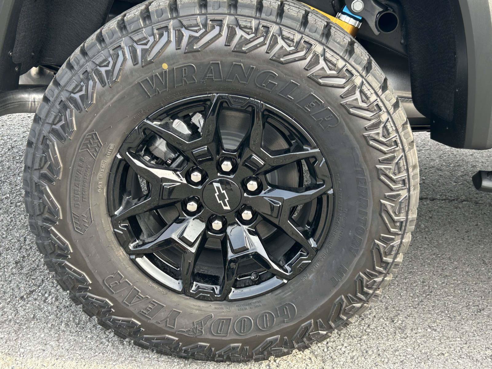 New 2026 Chevrolet Colorado ZR2 w/ Midnight Edition AWD/4WD image 9