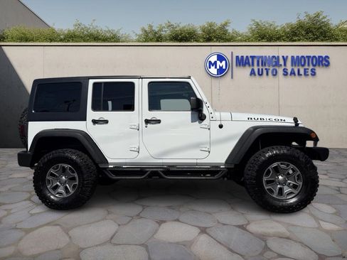 Used 2017 Jeep Wrangler Unlimited Rubicon w/ Connectivity Group image 2