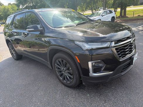 Used 2023 Chevrolet Traverse RS FWD image 4