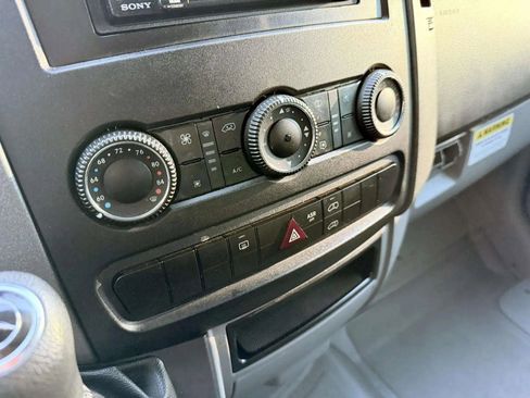 Used 2016 Mercedes-Benz Sprinter 2500 image 15