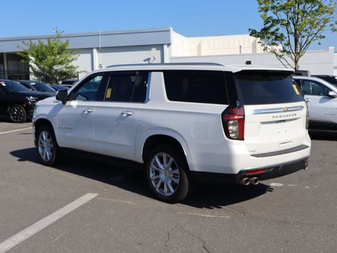 Used 2024 Chevrolet Suburban High Country AWD/4WD image 8