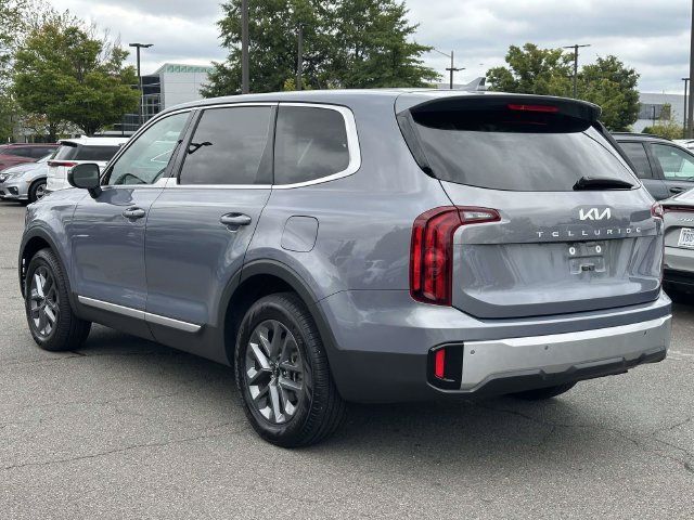 Used 2024 Kia Telluride LX FWD image 4