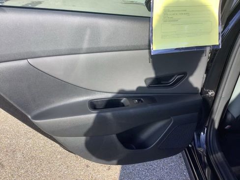 Certified 2025 Hyundai Elantra Limited image 20