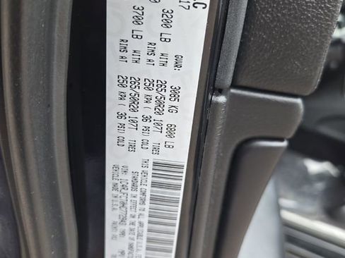 Used 2017 Jeep Grand Cherokee Overland w/ Jeep Active Safety Group image 28