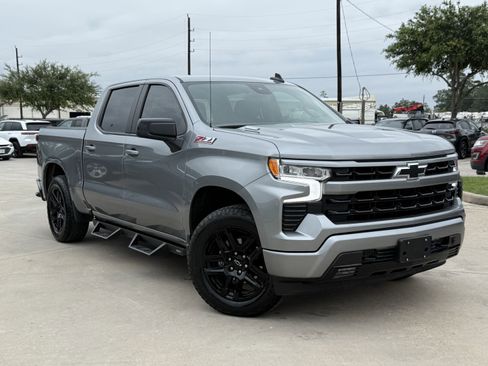 Used 2023 Chevrolet Silverado 1500 RST w/ Z71 Off-Road Package AWD/4WD image 2