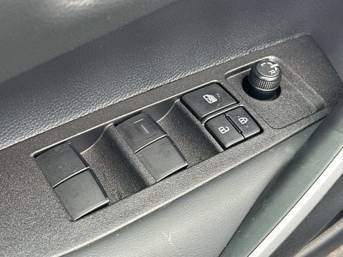 Used 2025 Toyota Corolla SE FWD image 15