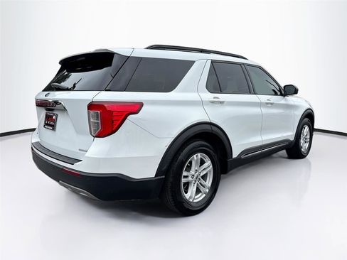 Used 2020 Ford Explorer XLT w/ Equipment Group 202A image 7