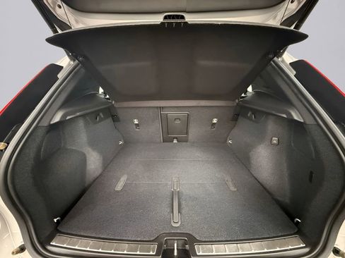 Used 2023 Volvo XC40 B5 Plus AWD/4WD image 13