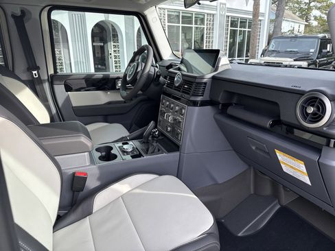 New 2025 INEOS Grenadier Fieldmaster Edition image 32