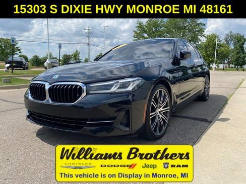 Used 2022 BMW 530i xDrive w/ Convenience Package AWD/4WD image 1