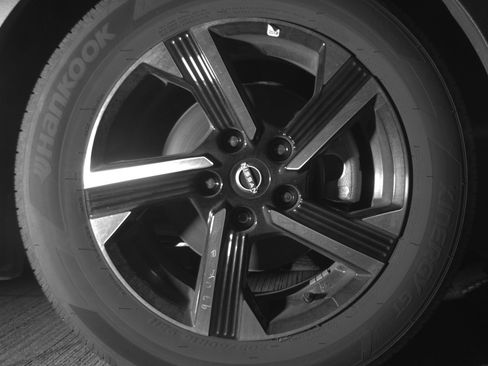 Used 2025 Nissan Sentra SV image 13