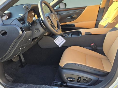 New 2025 Lexus ES 350 w/ Premium Package image 8
