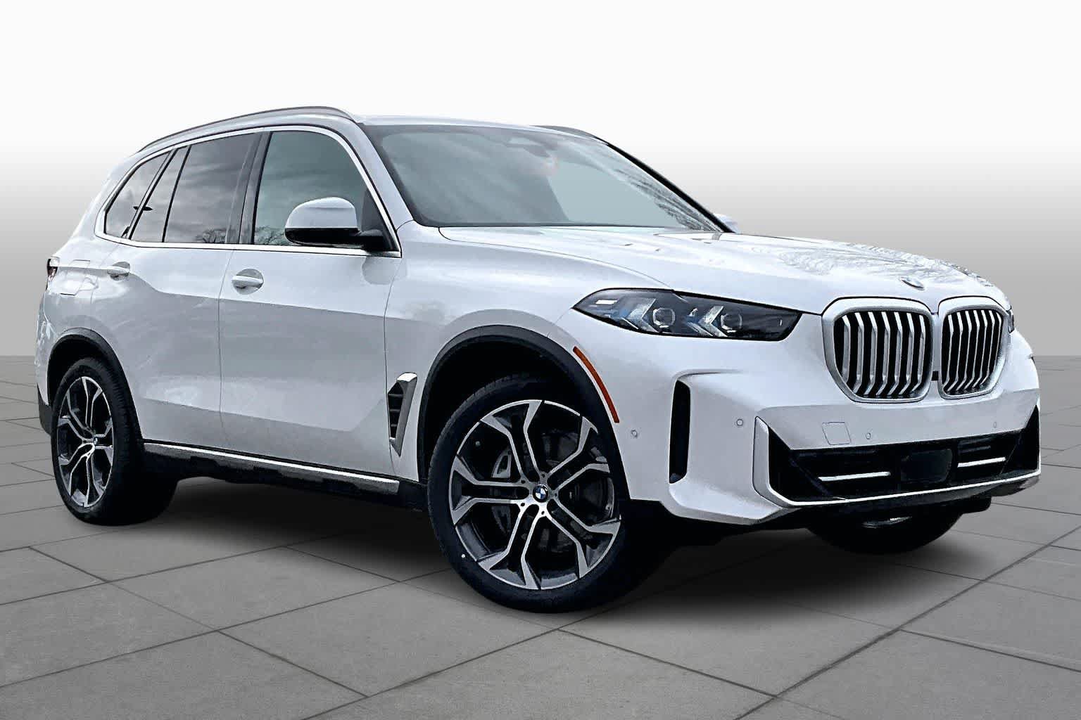 Used 2026 BMW X5 xDrive40i w/ M Sport Package AWD/4WD image 2