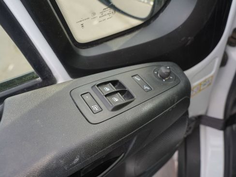 Used 2024 RAM ProMaster 2500 w/ Convenience Group FWD image 17