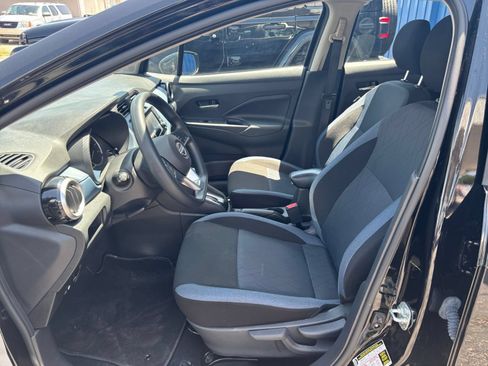 Used 2025 Nissan Versa SV FWD image 24