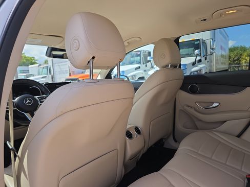 Used 2022 Mercedes-Benz GLC 300 4MATIC w/ Multimedia Package Lite image 15