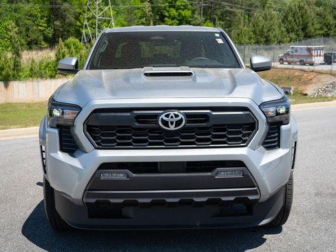 Used 2025 Toyota Tacoma TRD Sport AWD/4WD image 2