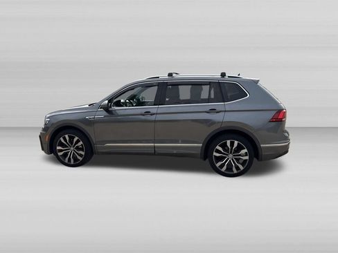 Used 2018 Volkswagen Tiguan SEL Premium w/ R-Line Package FWD image 7