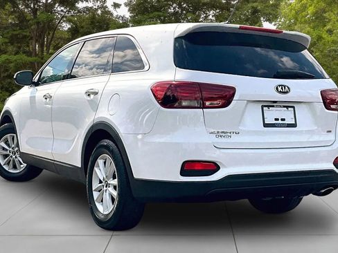 Used 2020 Kia Sorento LX FWD image 12