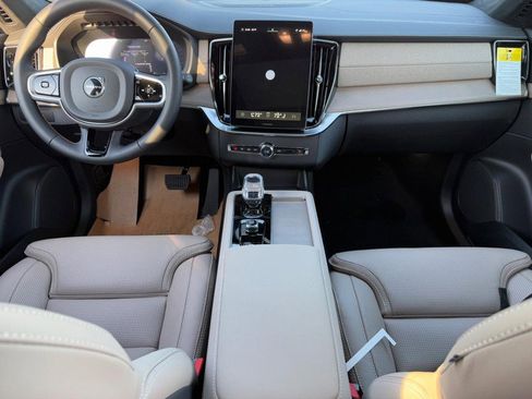 New 2026 Volvo XC90 B6 Ultra w/ Lounge Package image 7