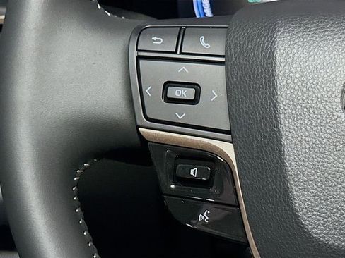 New 2025 Toyota Crown Signia image 28