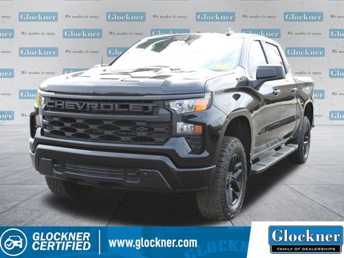 Used 2025 Chevrolet Silverado 1500 Custom Trail Boss w/ Dark Appearance Package AWD/4WD image 1
