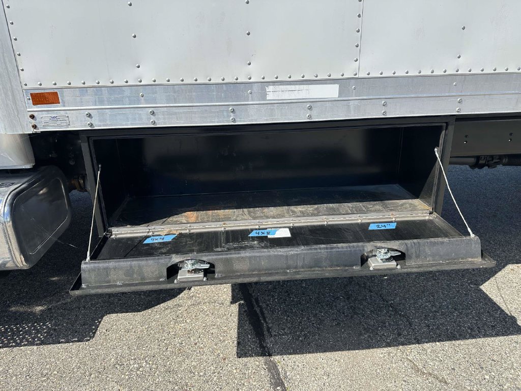 Used 2021 Ford F650 2WD Regular Cab Super Duty image 11