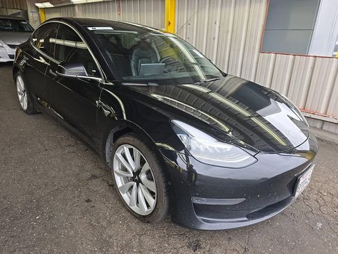 Used 2020 Tesla Model 3 Standard Range Plus RWD image 2
