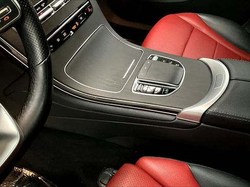 Used 2022 Mercedes-Benz GLC 300 4MATIC image 17