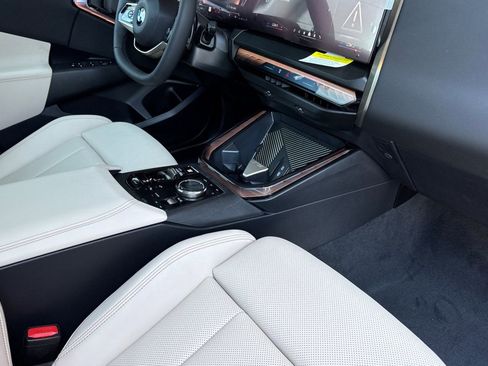 Used 2025 BMW X3 xDrive30i w/ Convenience Package image 28