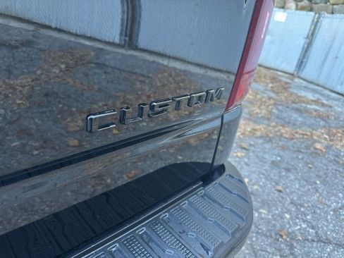 Used 2021 Chevrolet Silverado 1500 Custom Trail Boss w/ LPO, Dark Essentials Package image 12