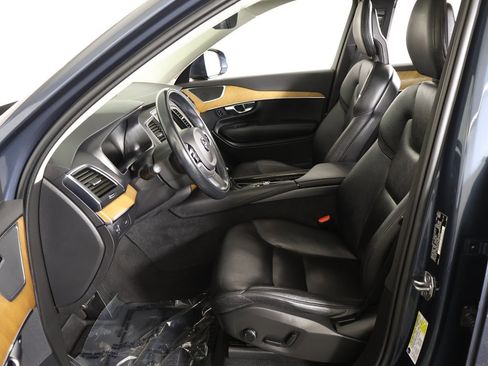 Used 2021 Volvo XC90 T6 Momentum w/ Climate Package image 33