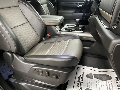 Used 2023 Chevrolet Silverado 1500 ZR2 image 60