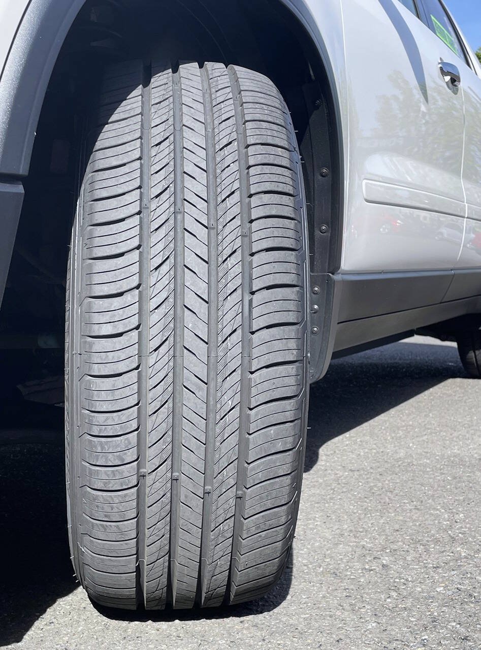 Used 2011 GMC Acadia SLE AWD/4WD image 11