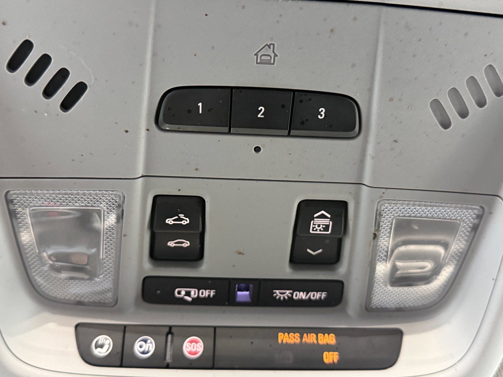 Used 2018 Chevrolet Equinox LT w/ Sun & Infotainment Package FWD image 18