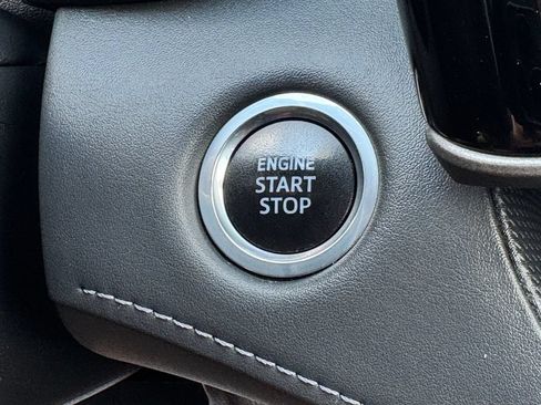Used 2020 Toyota Highlander LE AWD/4WD image 31