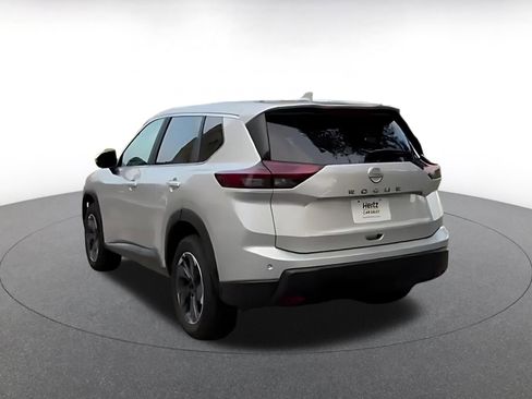 Used 2025 Nissan Rogue SV FWD image 10