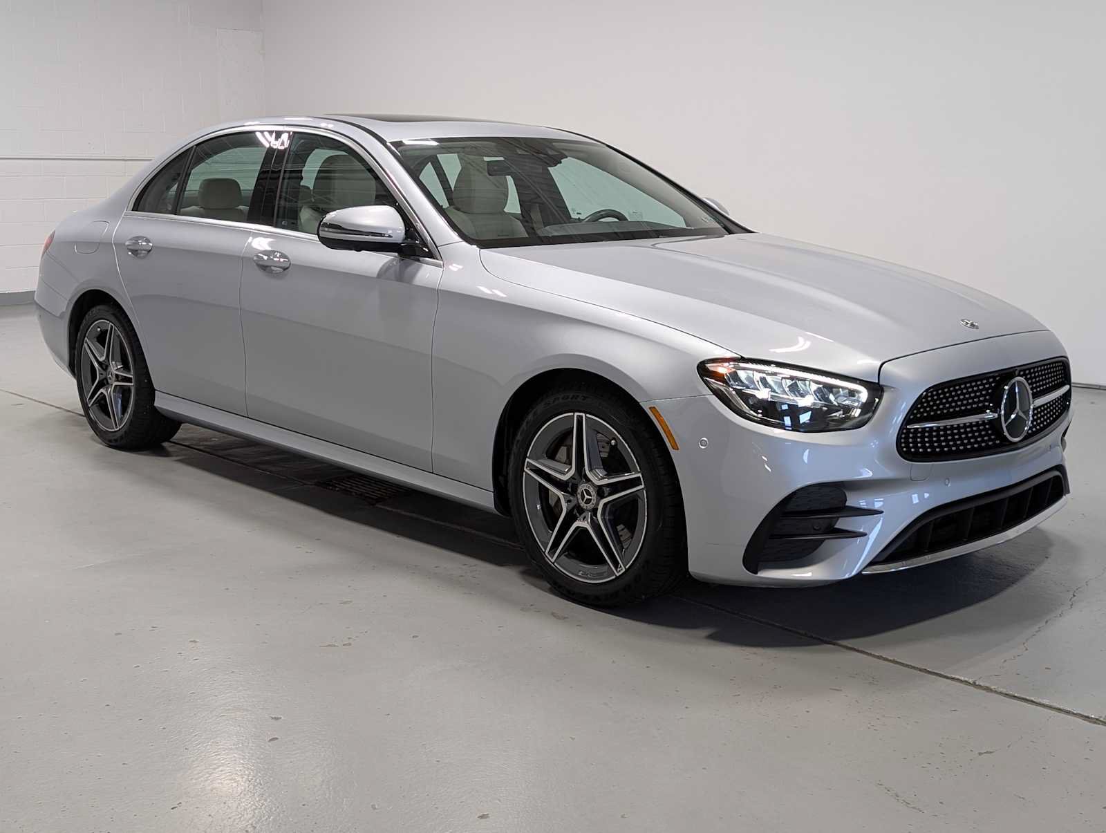 Certified 2022 Mercedes-Benz E 350 4MATIC Sedan image 6