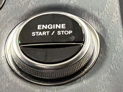 Used 2025 Mercedes-Benz E 53 AMG e 4MATIC Sedan image 35