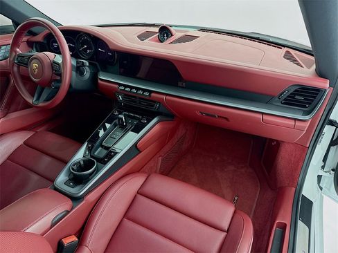 Used 2022 Porsche 911 Carrera image 30